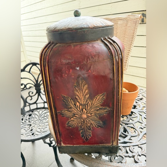 Other - Large metal decorative urn